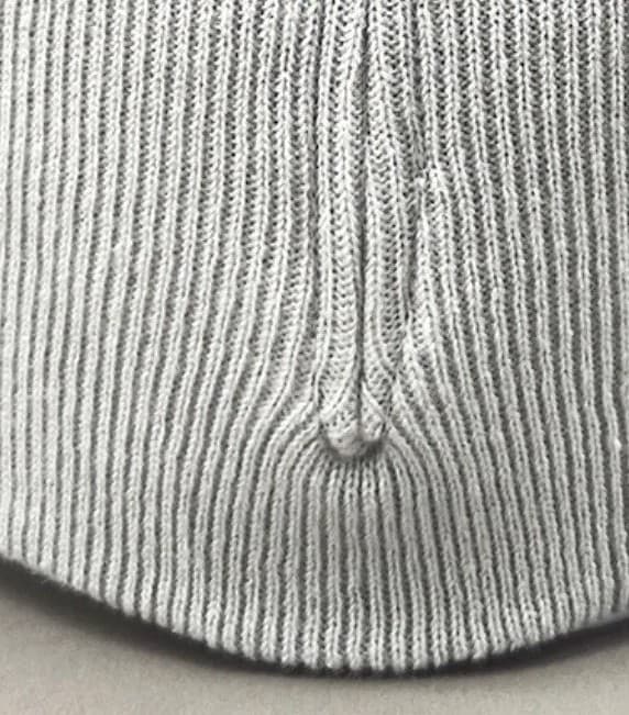 Magnetyczna czapka z otworem na kucyk